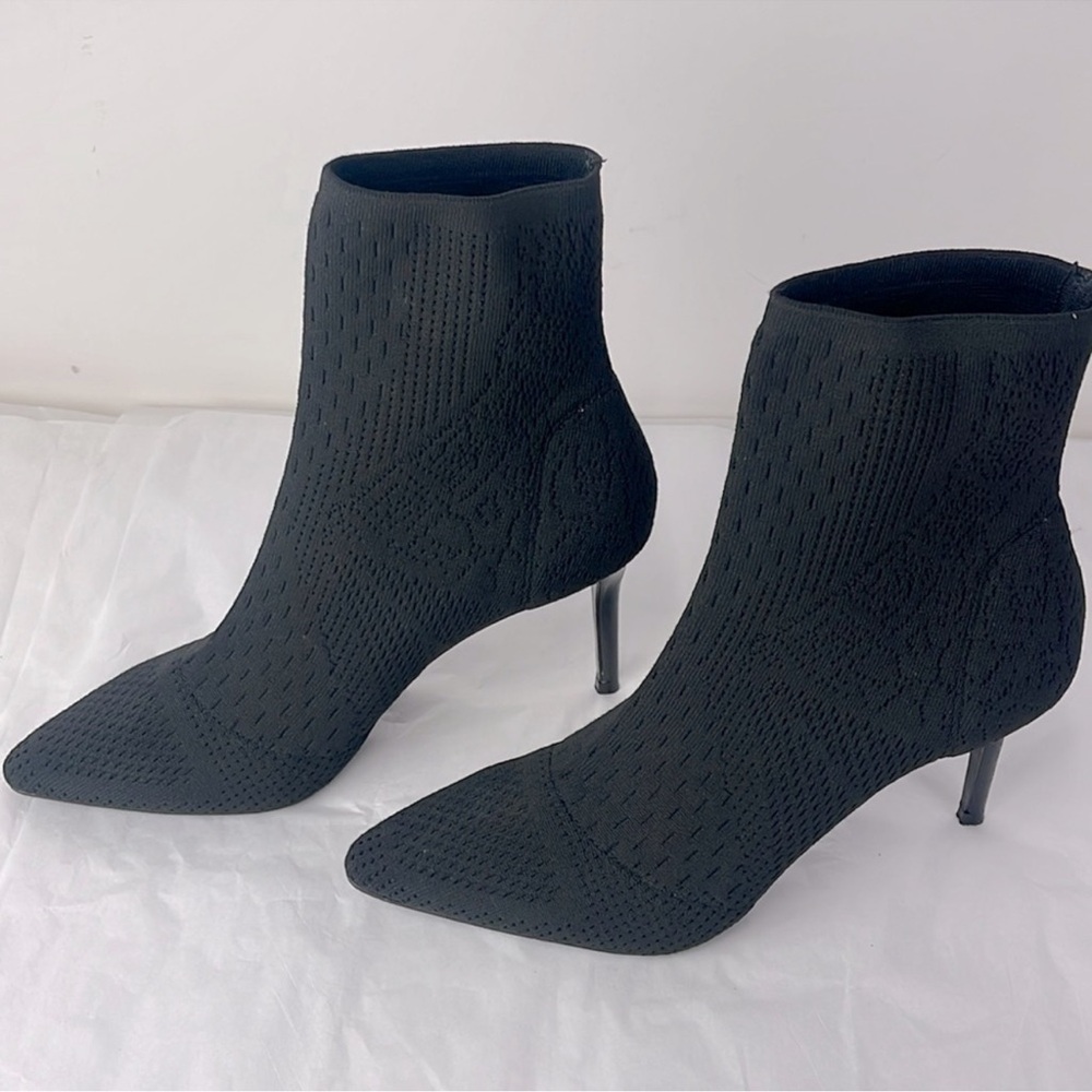 Charles David women’s ankle boots size 10